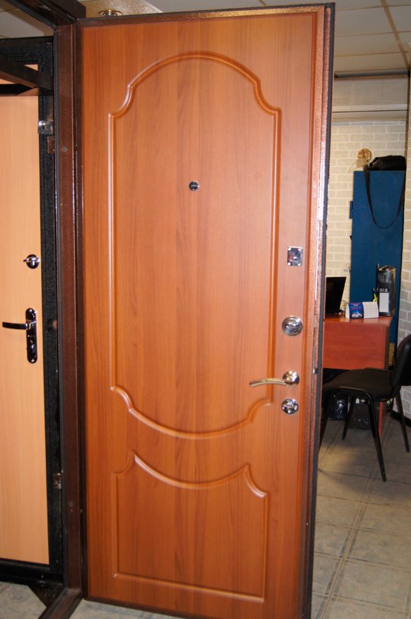 металлическая дверь бронированная